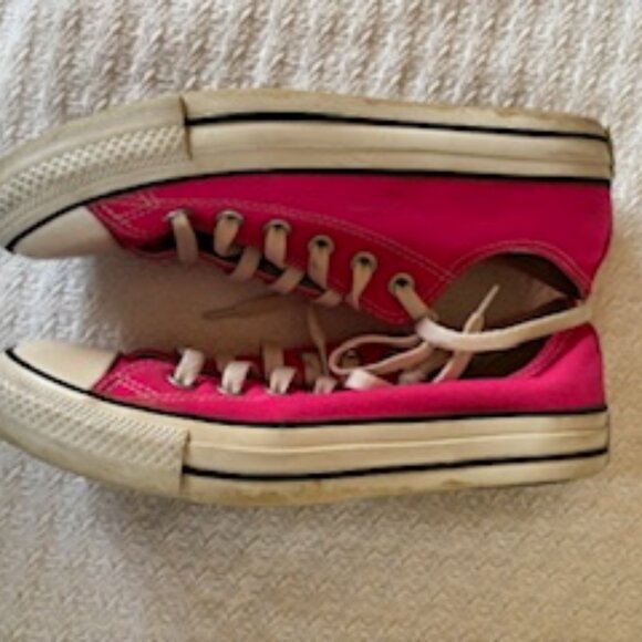 Converse All Star Chuck Taylor Hot Pink Low Top Sneakers Women’s 9 Men’s 7 - Picture 3 of 8